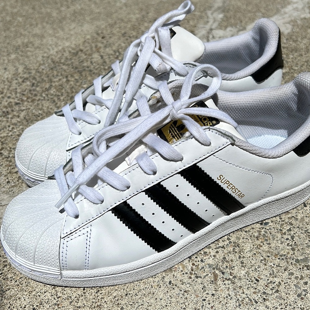 Adidas superstar white black size 6